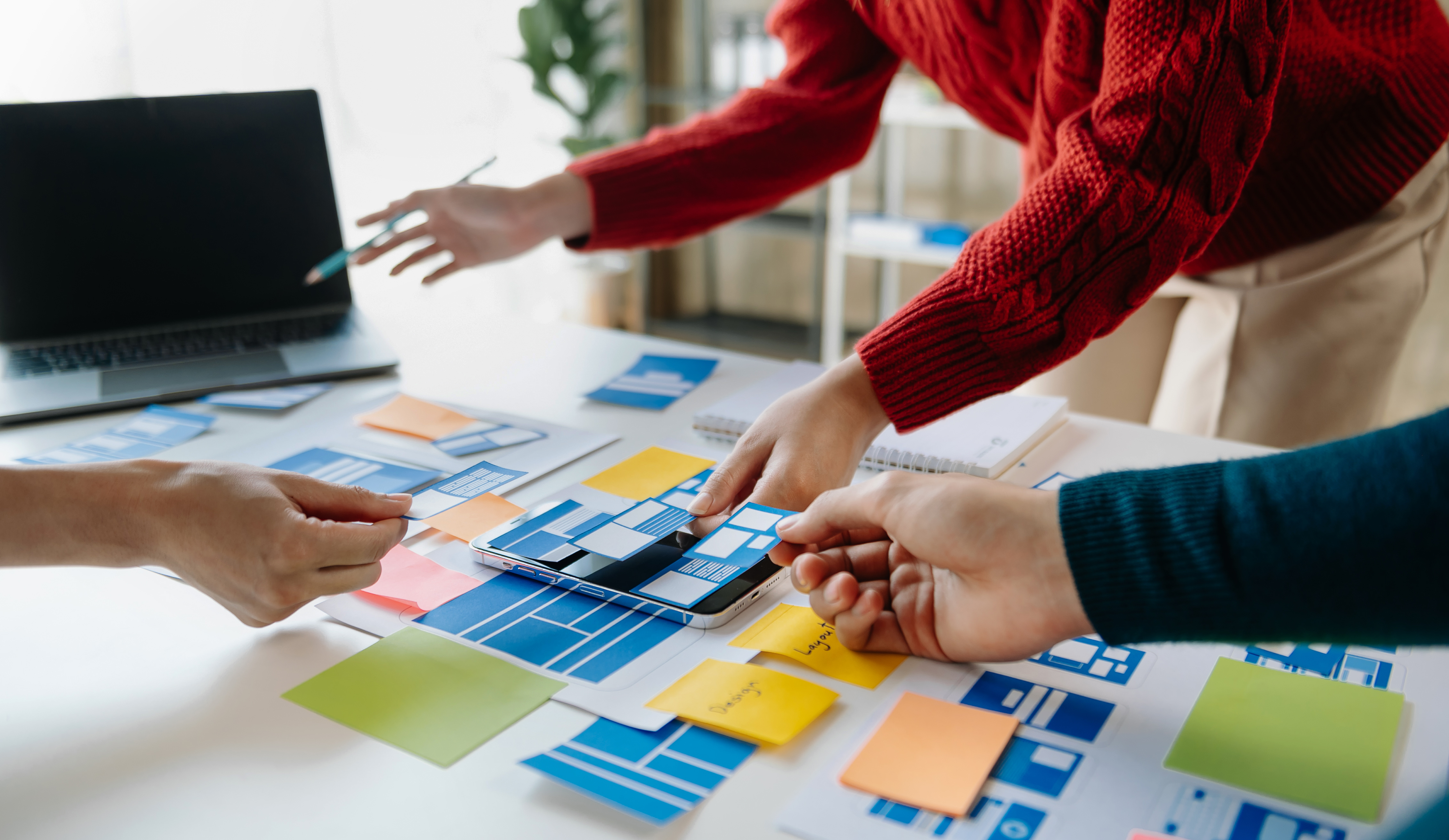 Online reporting: Achieving the right balance